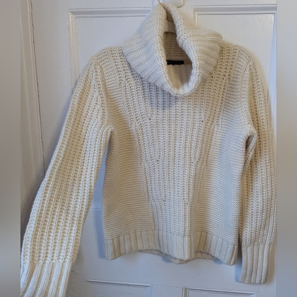 Banana Republic  Italian Yarn Turtleneck Sweater - Size M